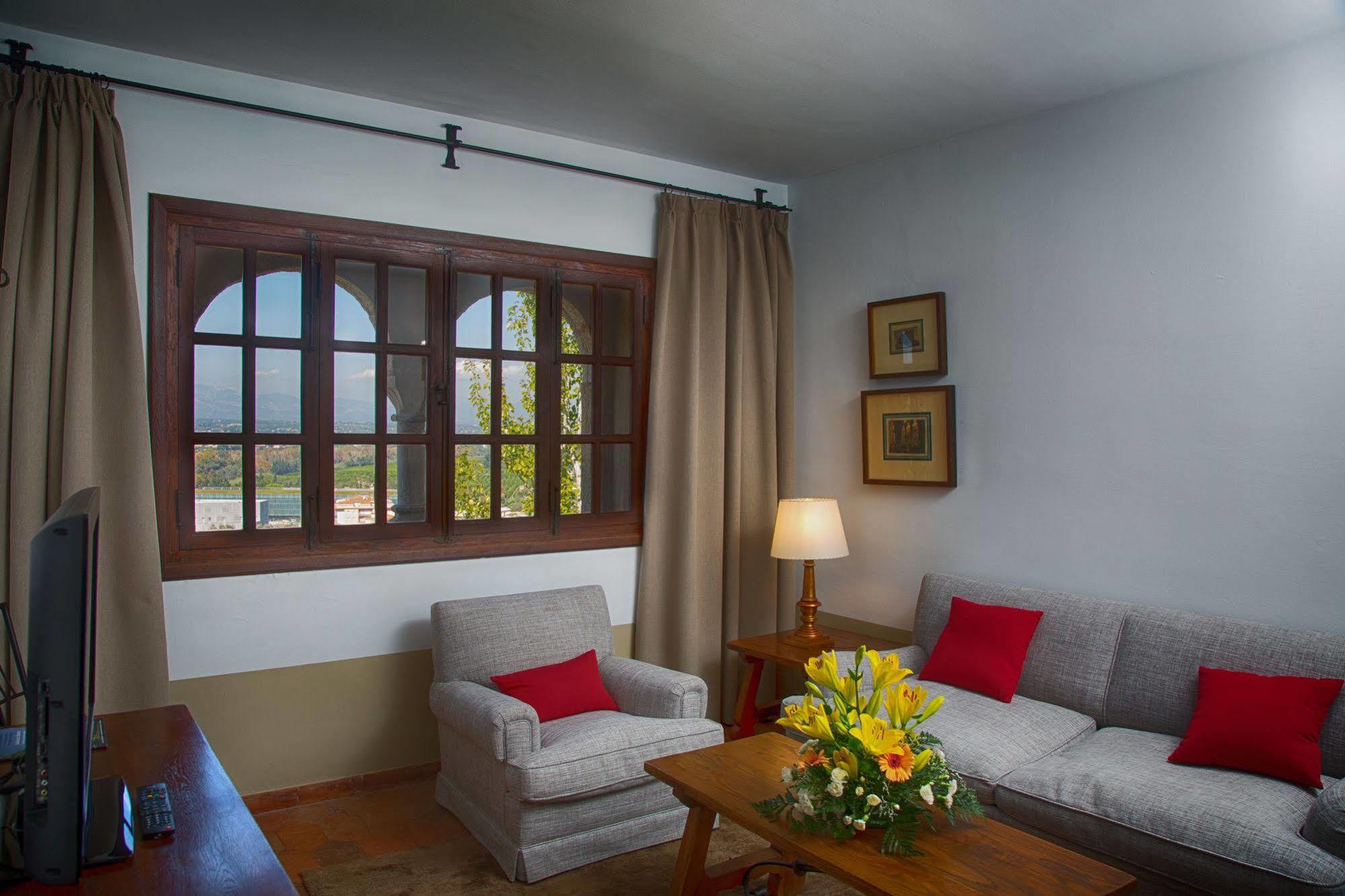 De 4* Tortosa